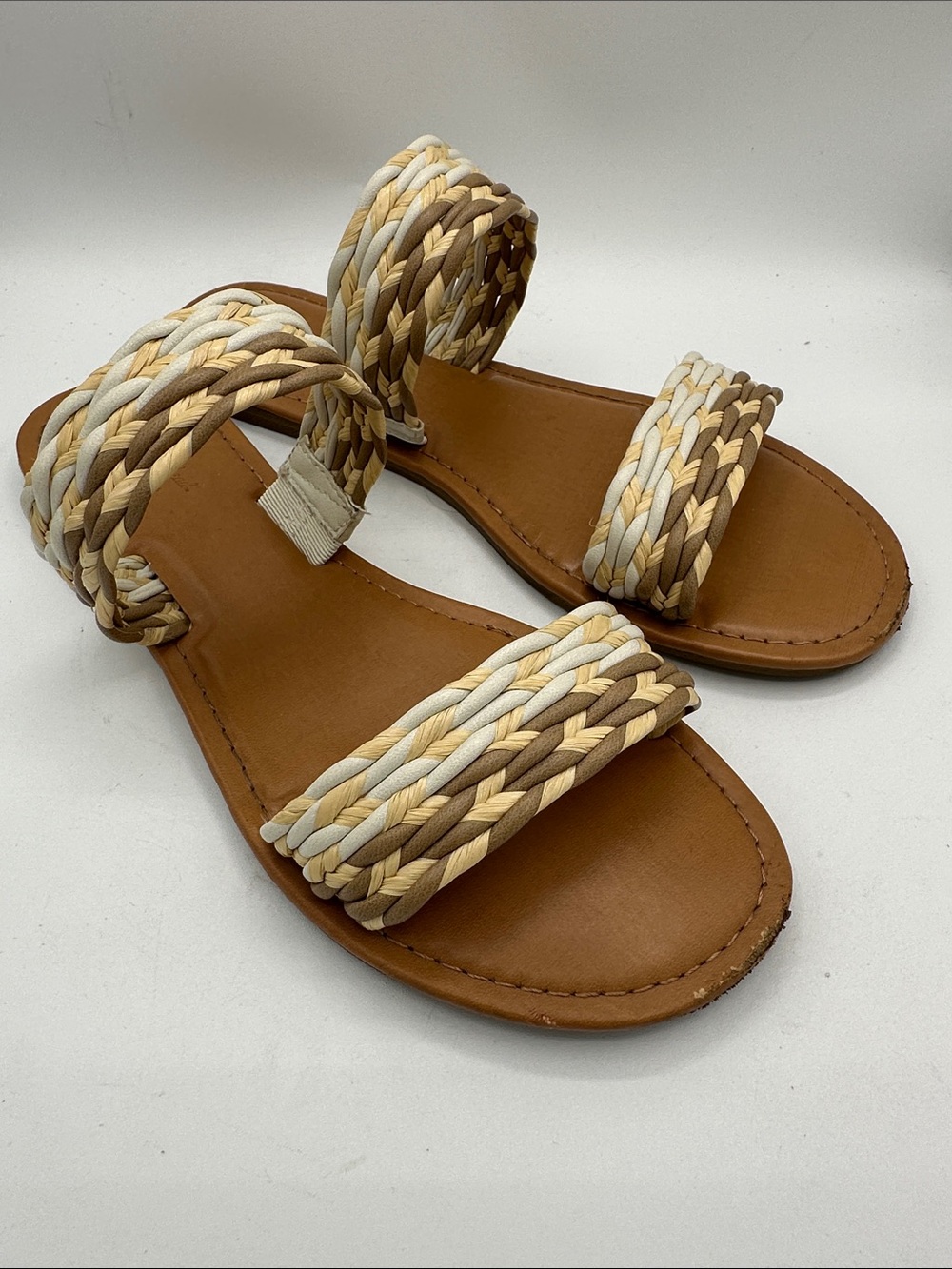Universal Thread Anita two-band cream, tan, and white slide sandals, size 6.5